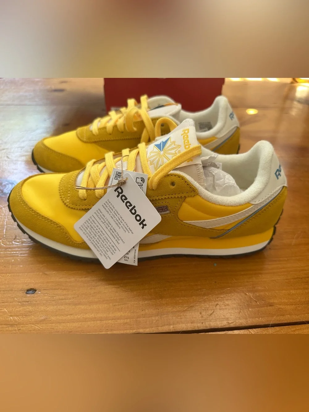 NWT Reebok Women’s 10.5 Classic AZ Running Shoes